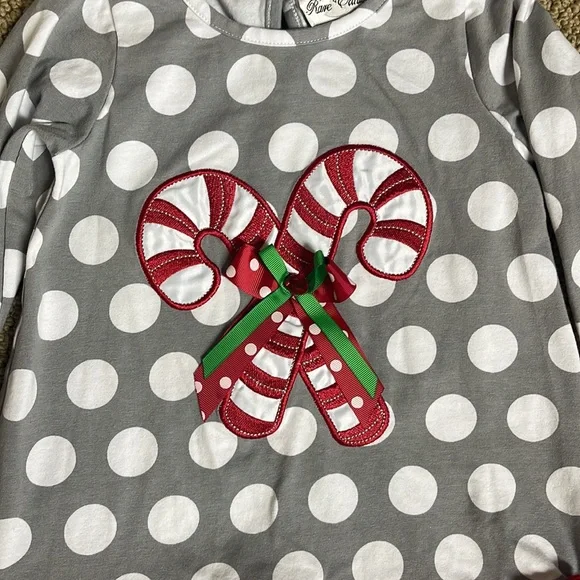 Rare Editions size 5 top. Gray with white polka dots. Candy canes on the front - Picture 2 of 8